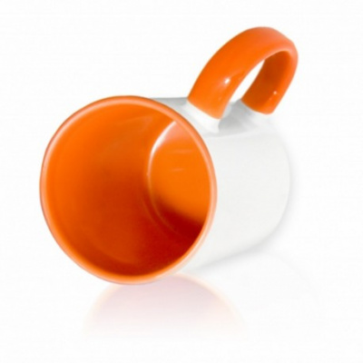 Кружка 300мл белая с оранжевой внутренней поверхностью и с цветной ручкой